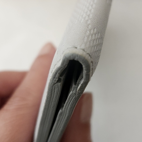 Louis Vuitton Artic Damier Infini Passport Holder - Picture 6 of 14